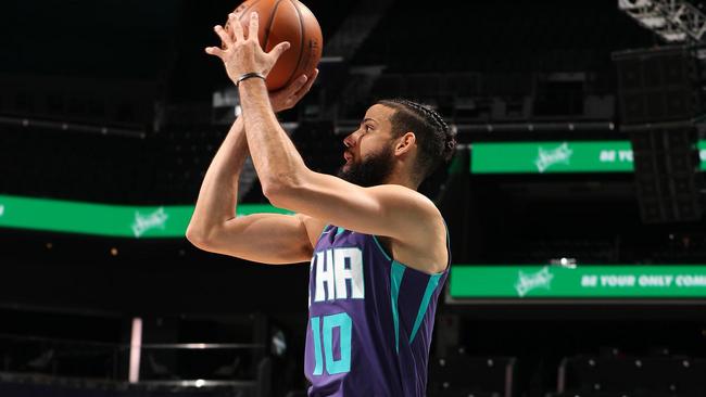 NBA | Video: Caleb Martin caps wild sequence to beat 1st quarter buzzer